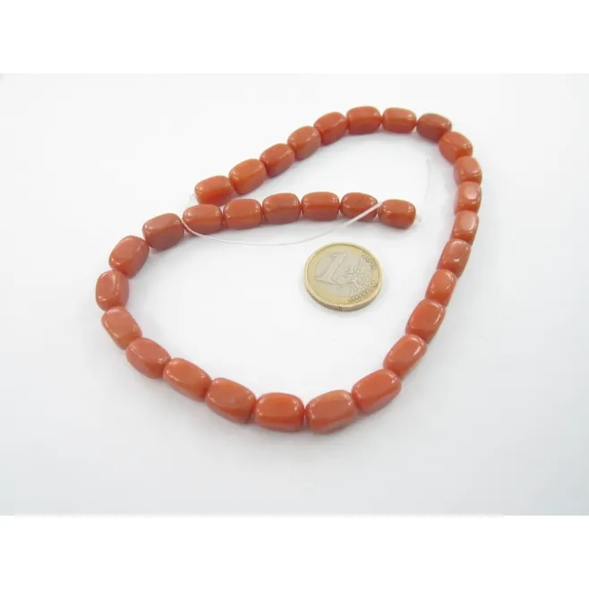 1 filo di corniola cabochon cubetti allungati 12x14 mm.