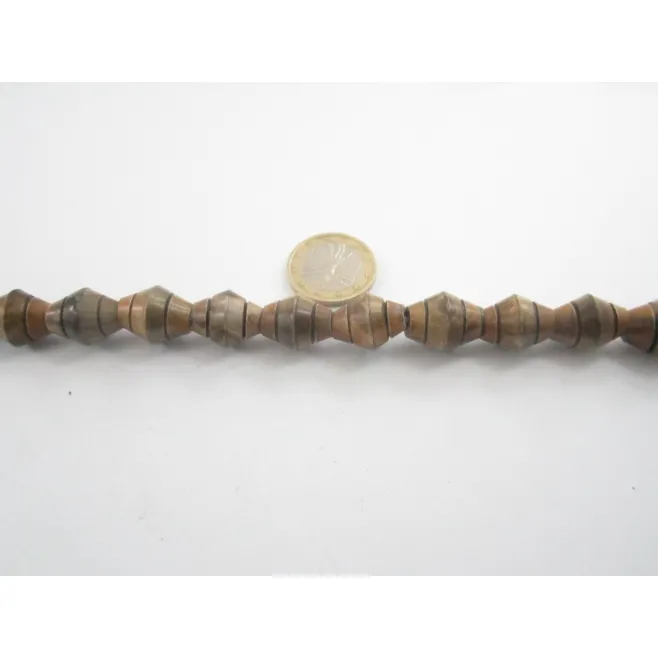 1 FILO DI COMPONENTI  IN LEGNO CHIARO  16X13 MM.