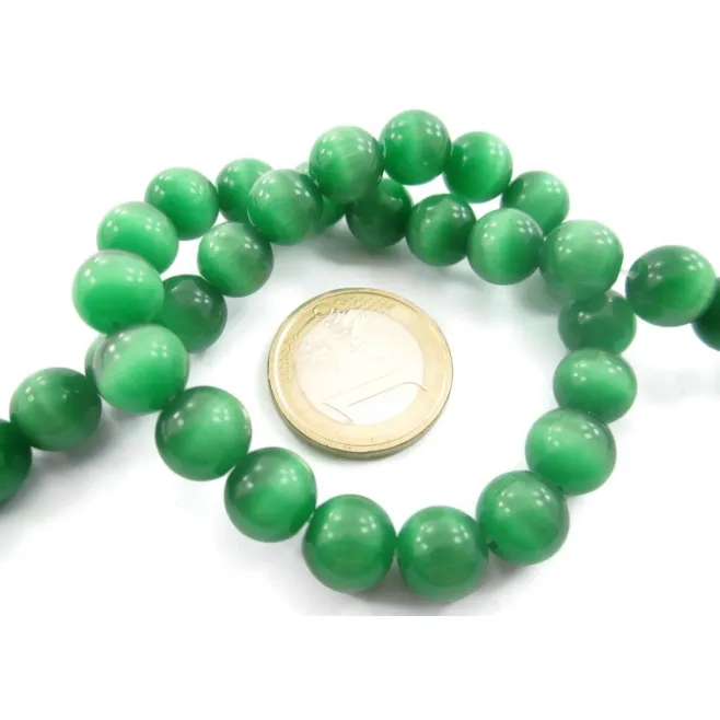 1 filo di perle verdi in occhio di gatto cabochon di 10 mm