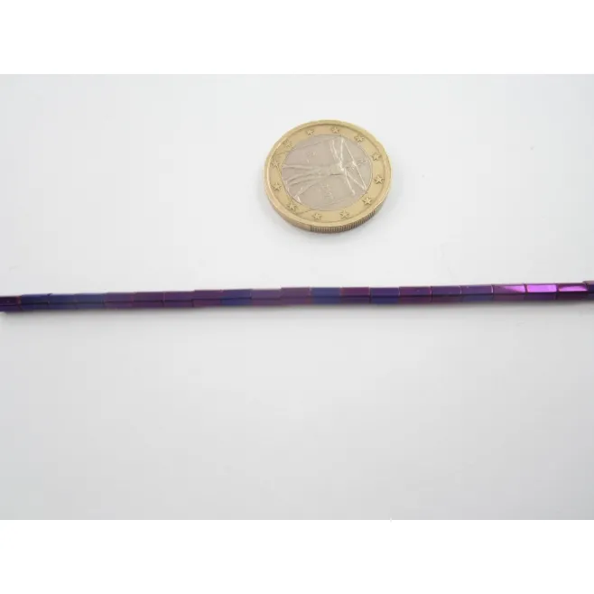 un filo di cilindri  sezione squadrata 5x2,5 mm. in ematite viola