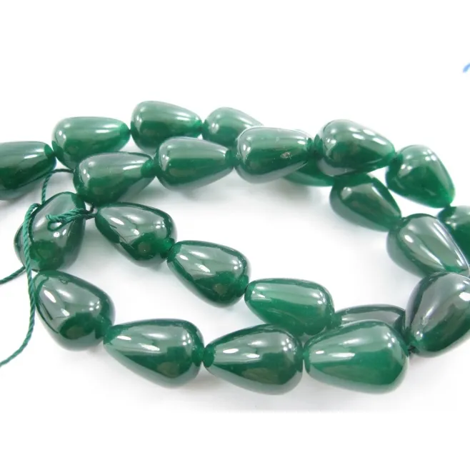 1 filo gocce cabochon  in giada smeraldo di 14x10 mm