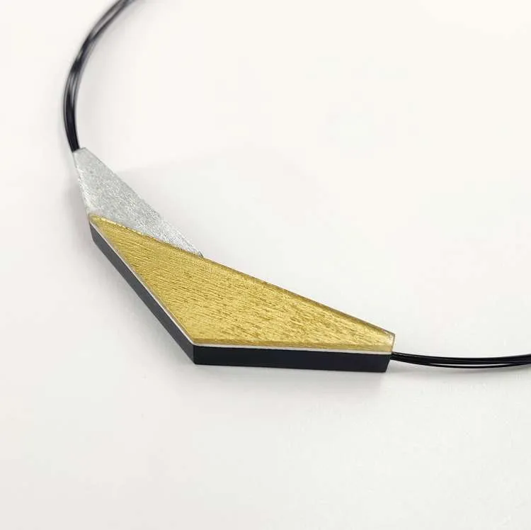 Collana Geometry in resina ed alluminio