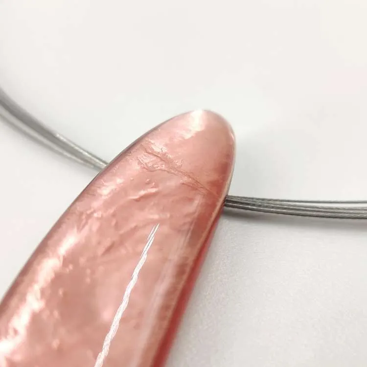 Collana Pebble in resina e madreperla