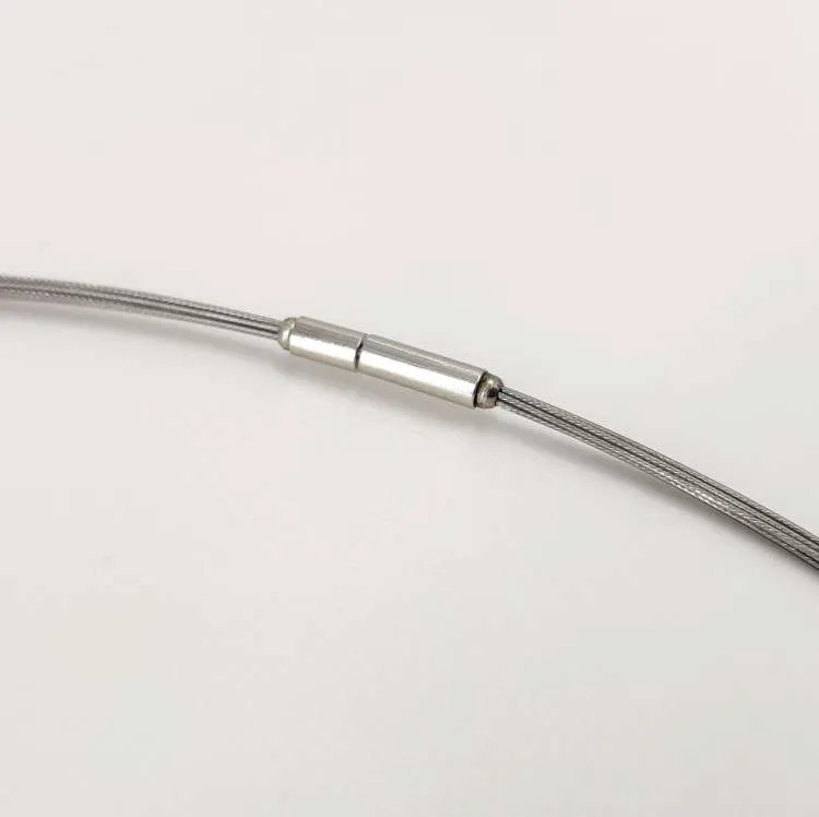 Collana con ciondolo Flower in alluminio