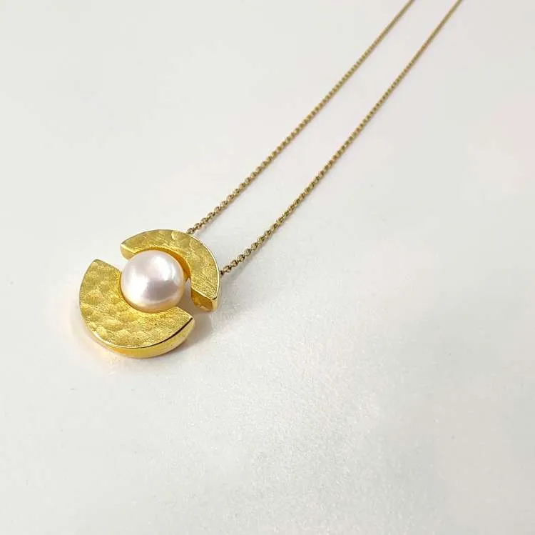 Collana con ciondolo Perla in argento dorato