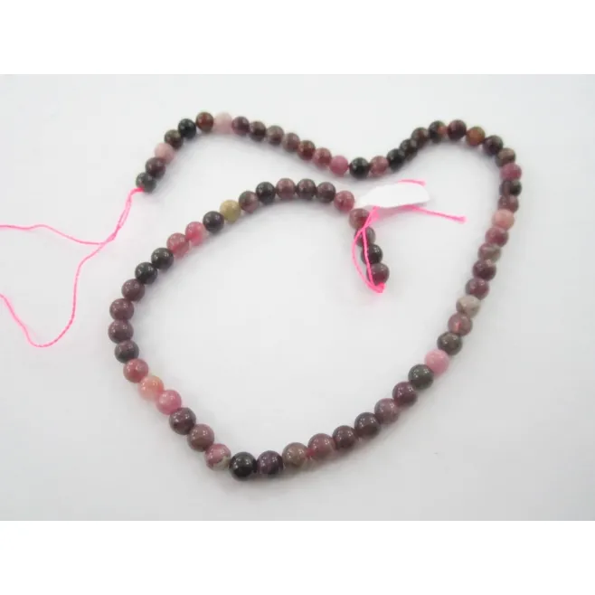 un filo di pietre dure tormalina cabochon di 6 mm