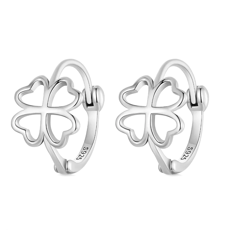 Gnoce Orecchini A Cerchio Con Quadrifoglio Intagliato Gnoce