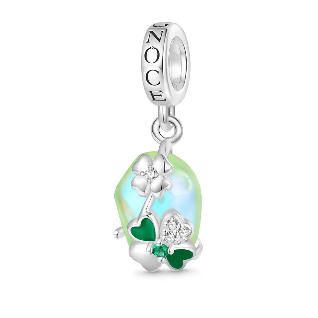 Gnoce Ciondolo Quadrifoglio Con Una Bella Pietra