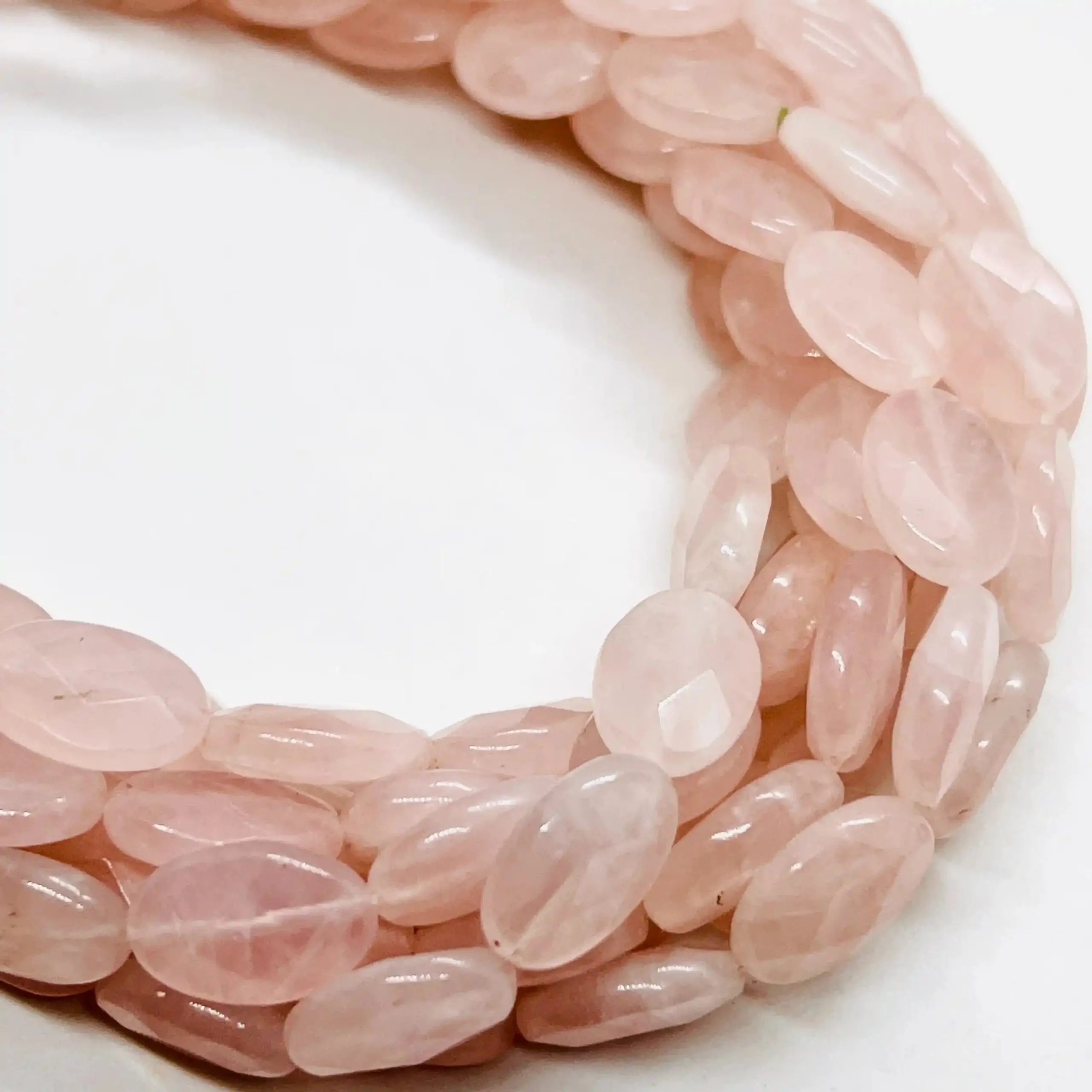 filo di quarzo rosa ovale sfaccettato 14 mm x 10 mm colore rosato