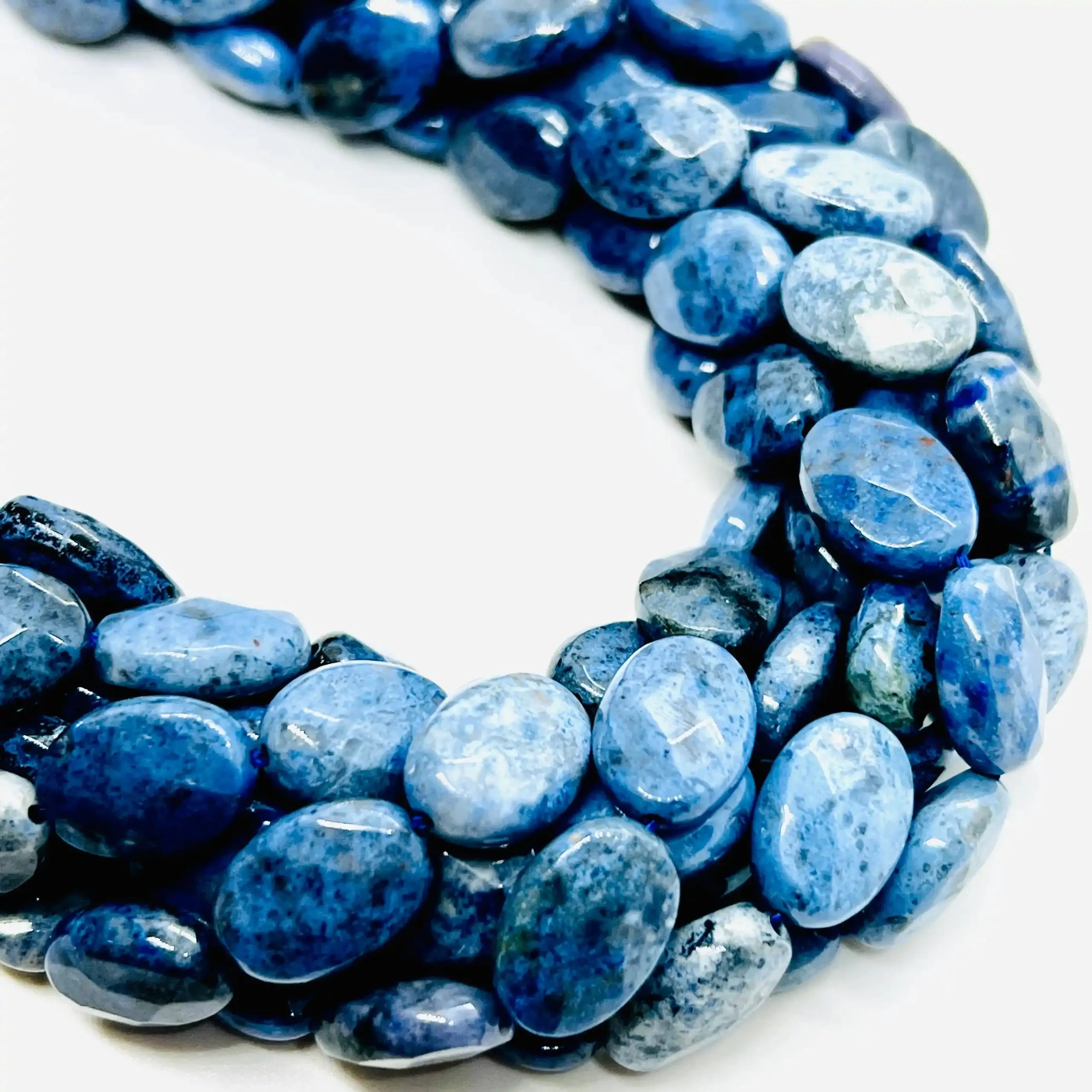 filo di agata ovale sfaccettato 14 mm x 10 mm colore tonalità del blu