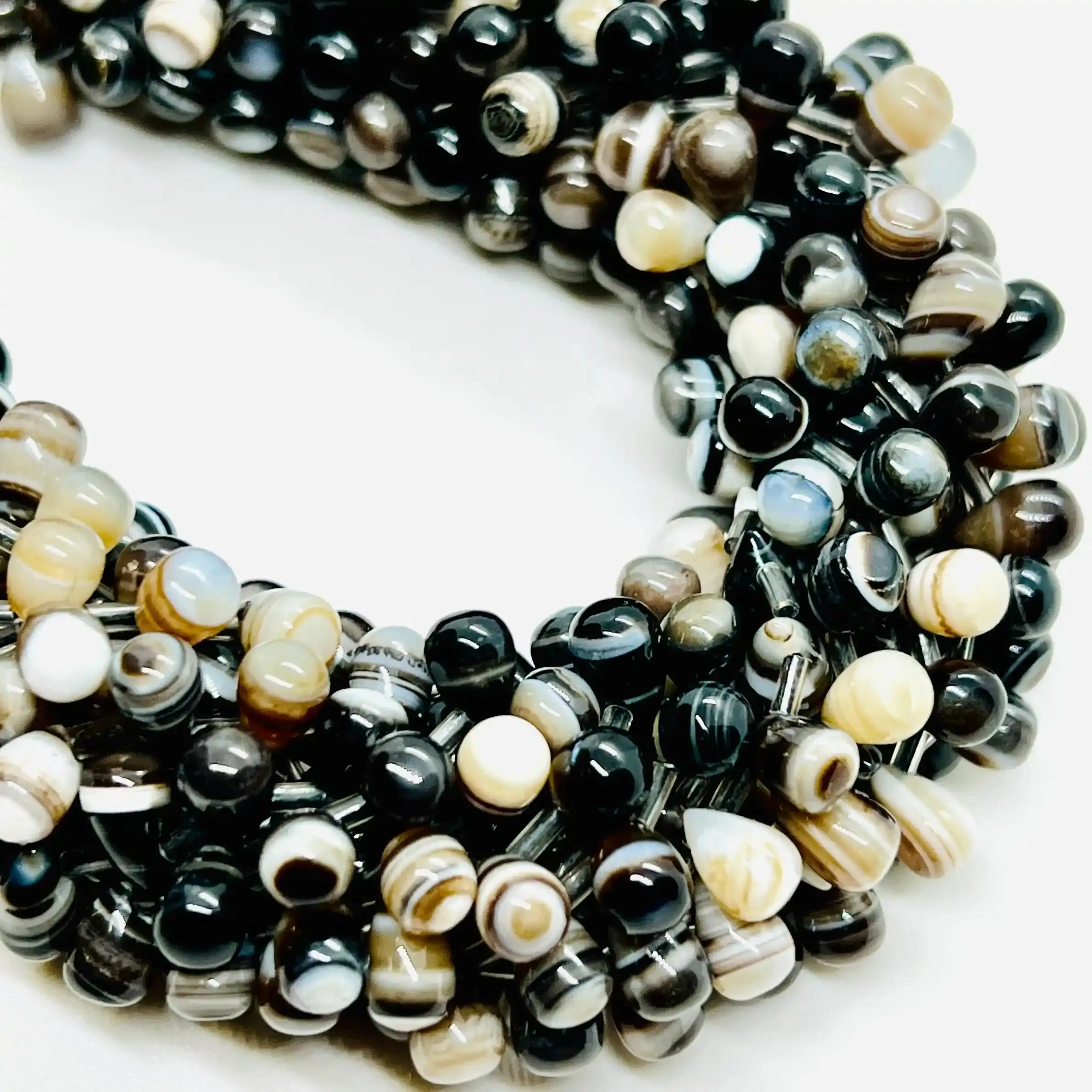 filo di agata botswana goccia 8 mm x 5 mm colore bianco nero e marroncino