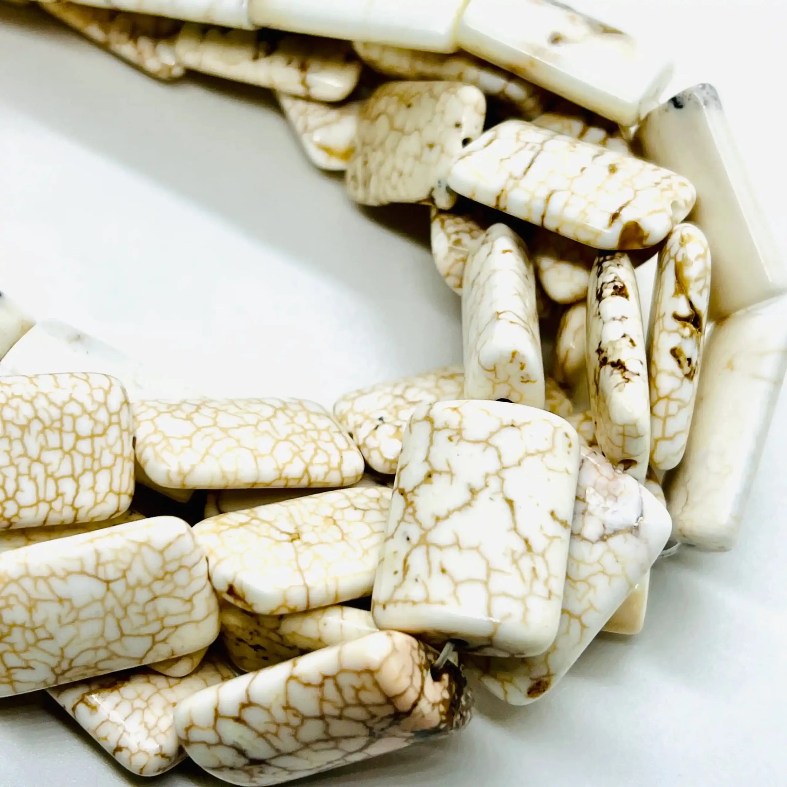 filo di diaspro rettangolo bombato 25 mm x 12 mm colore avorio anticato