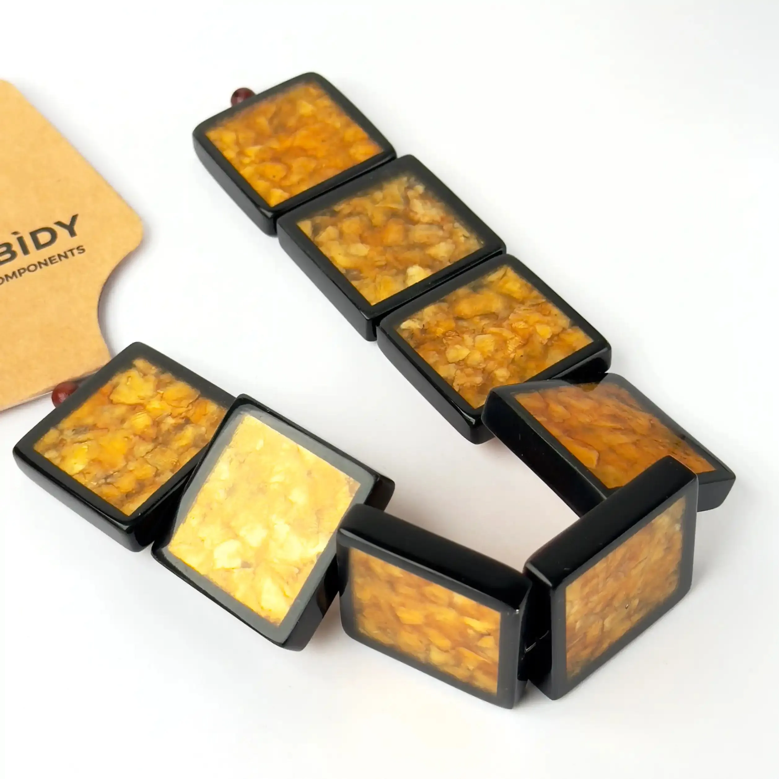 Perle in Resina Quadrato Giallo con Inserti in Madreperla - 30 mm