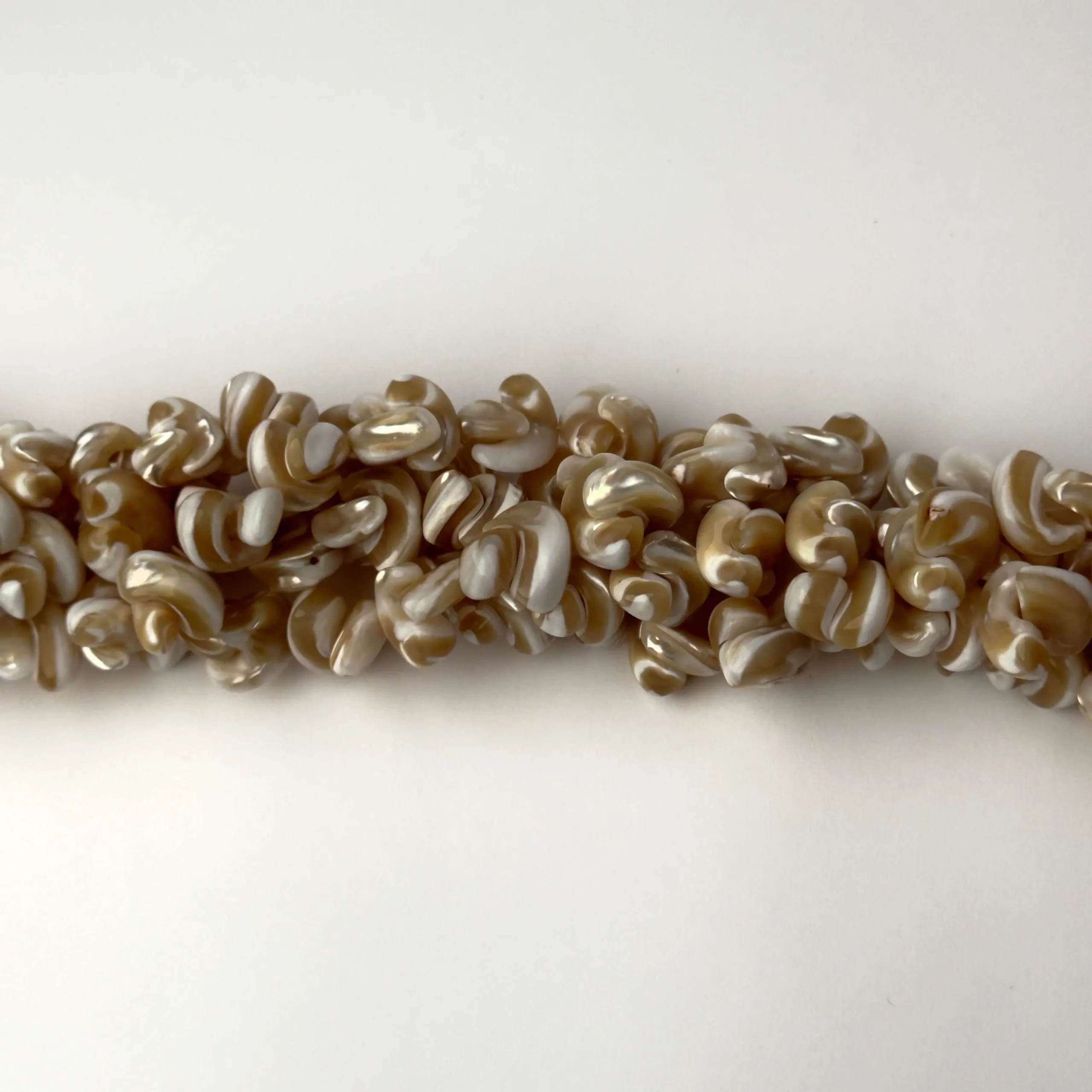 Filo di Conchiglia Naturale per Bigiotteria 14 x 6 mm