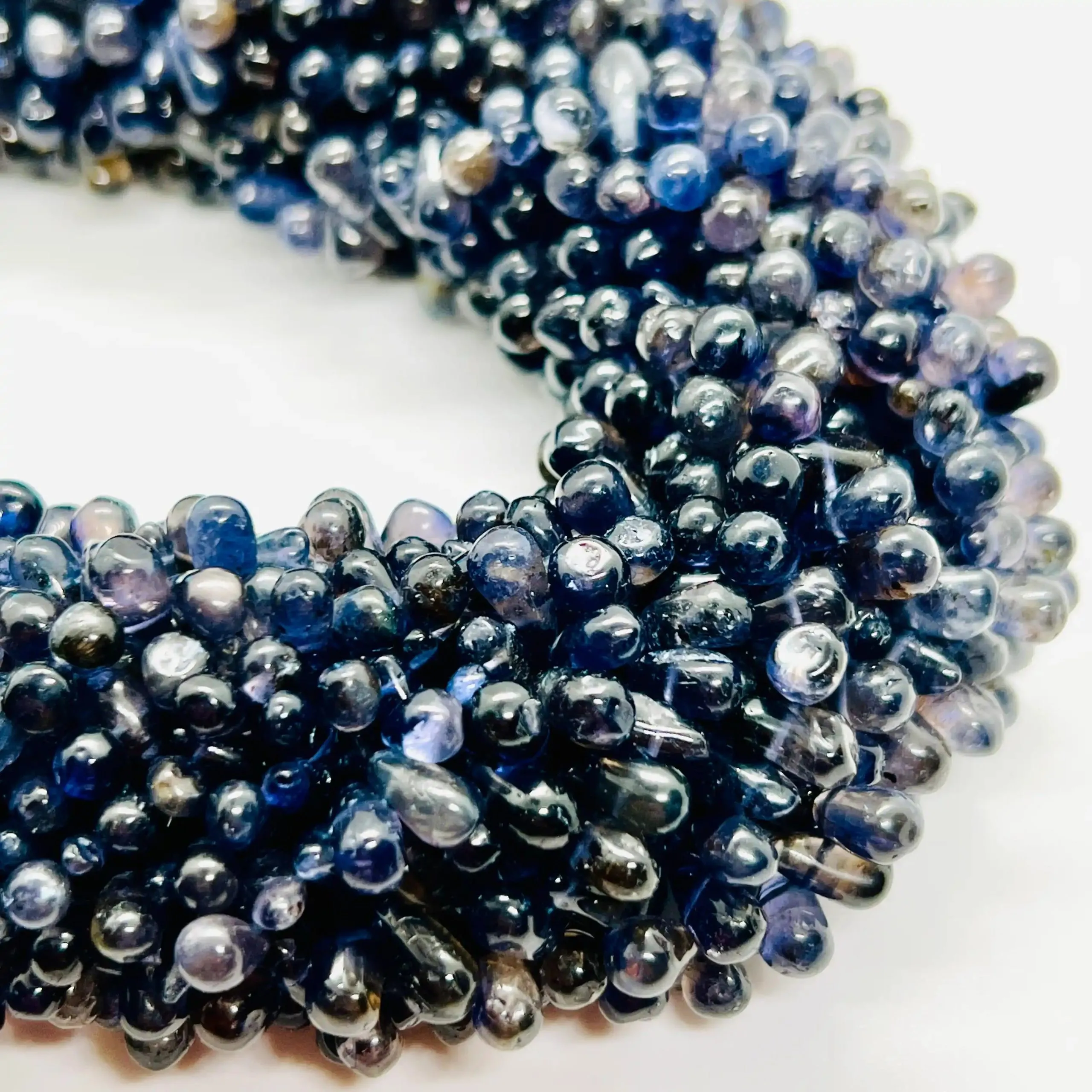 filo di pietra semipreziosa iolite goccia rotaiels colore blu notte fumé 7 mm x 3 mm