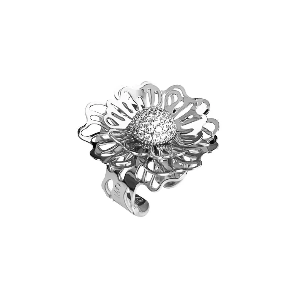 Anello rodiato con rosa selvatica tridimensionale e zirconi