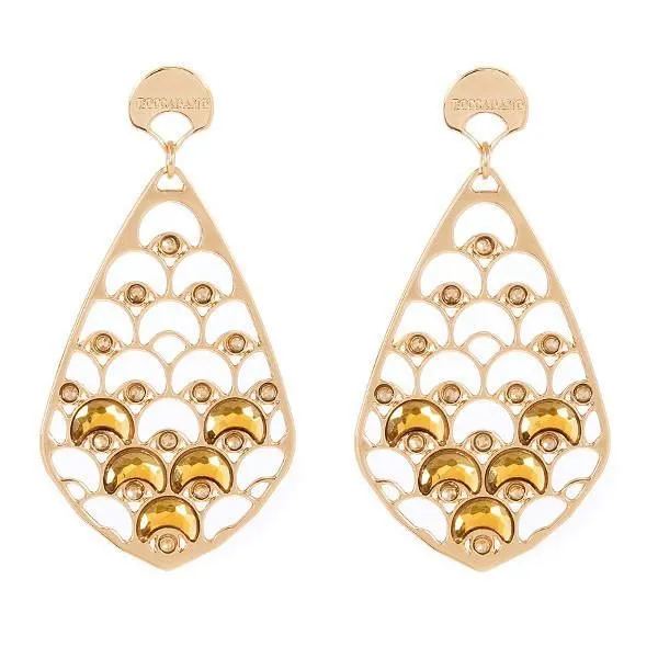 Orecchini a goccia placcati oro giallo con decorazione a squame e cristalli
