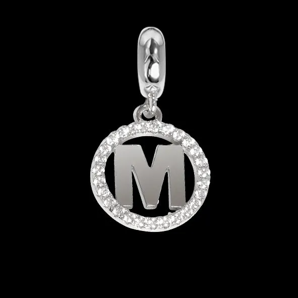Charm circolare in zirconi con lettera M