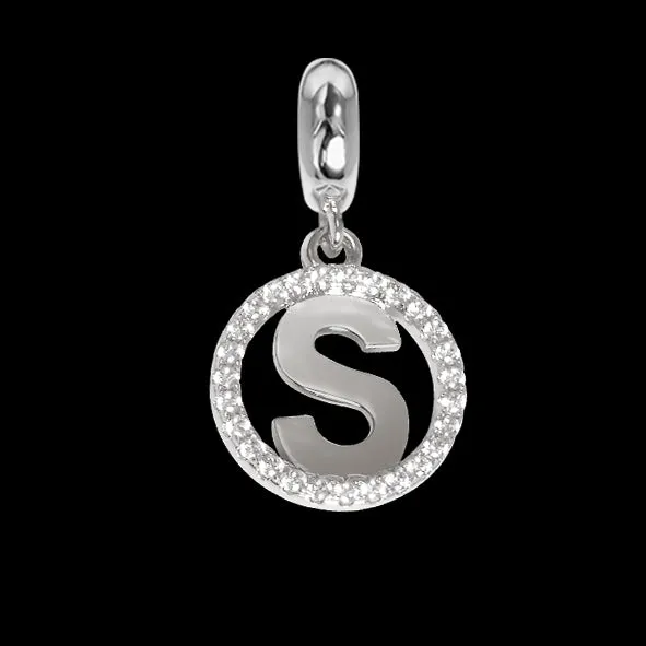 Charm circolare in zirconi con lettera S