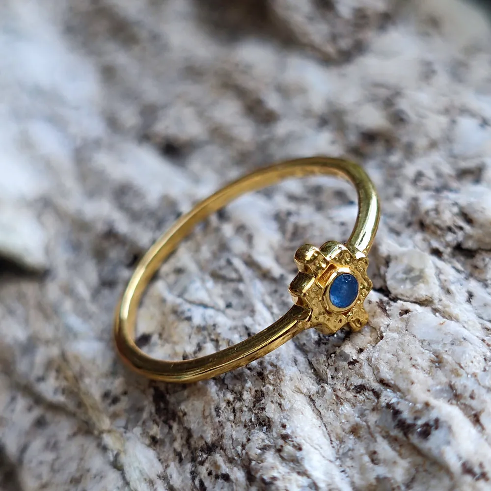 Goldener 925er Silberring mit Stein - JAMA