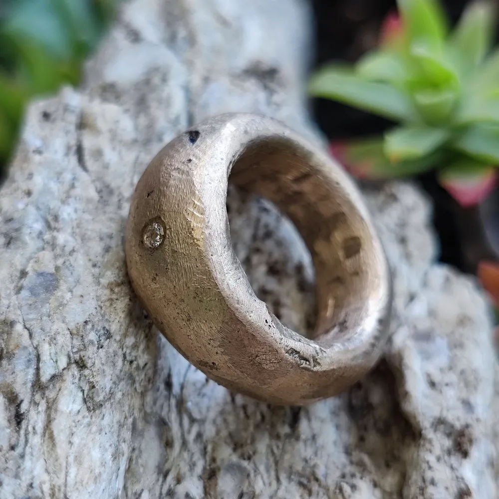 Handcrafted bronze ring with stone - KEOLARI