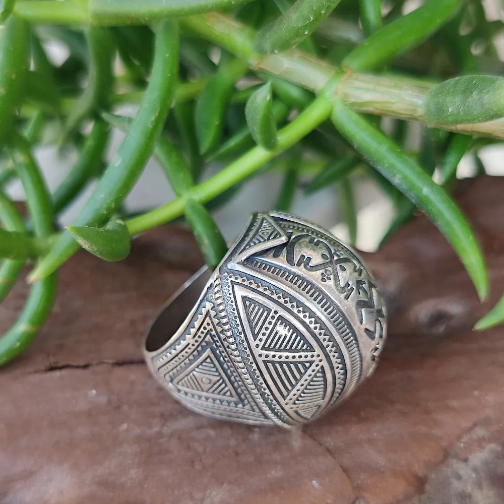 Indian Ethnic Ring in 925 Silver - NEEMUCK