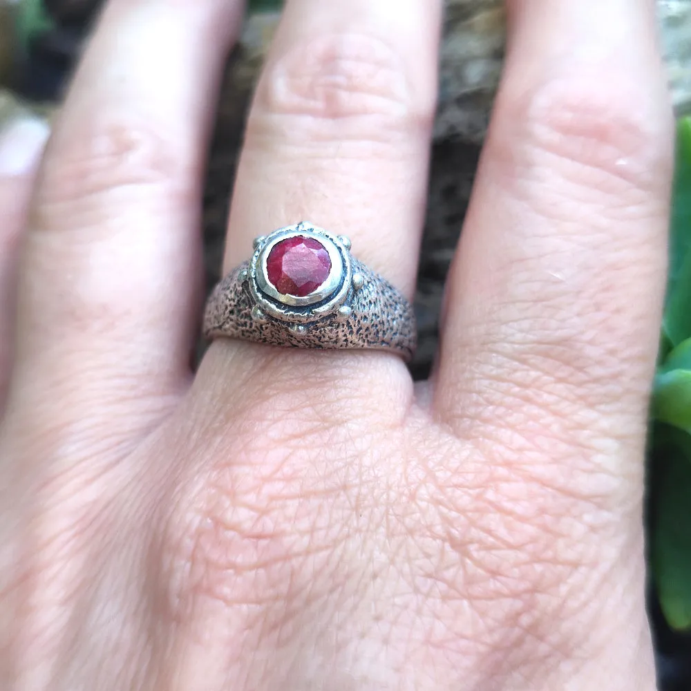 Ethnic Ring with Stone in 925 Silver - MOTINPUR