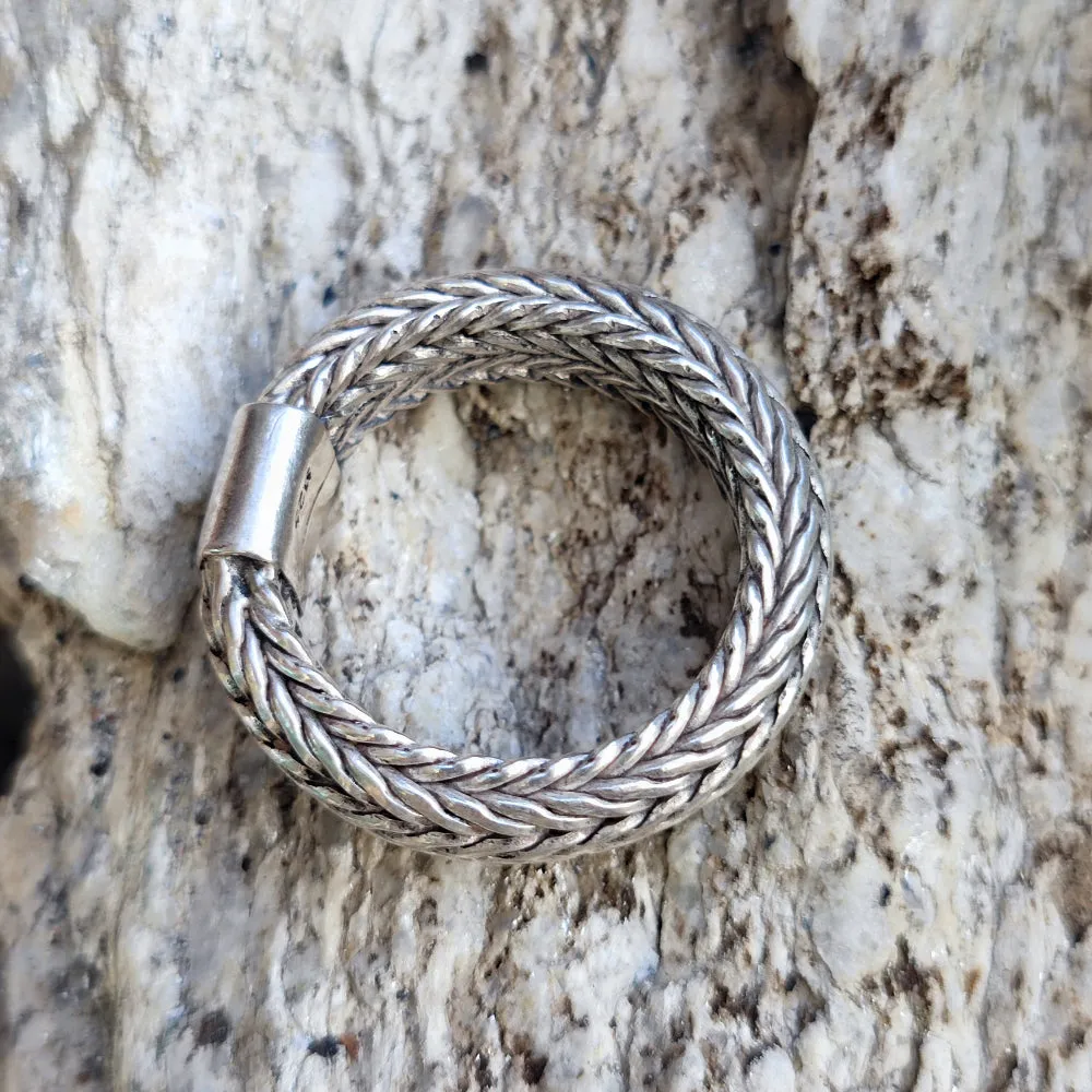 Ethnischer Bandring aus 925er Silber – KURAI