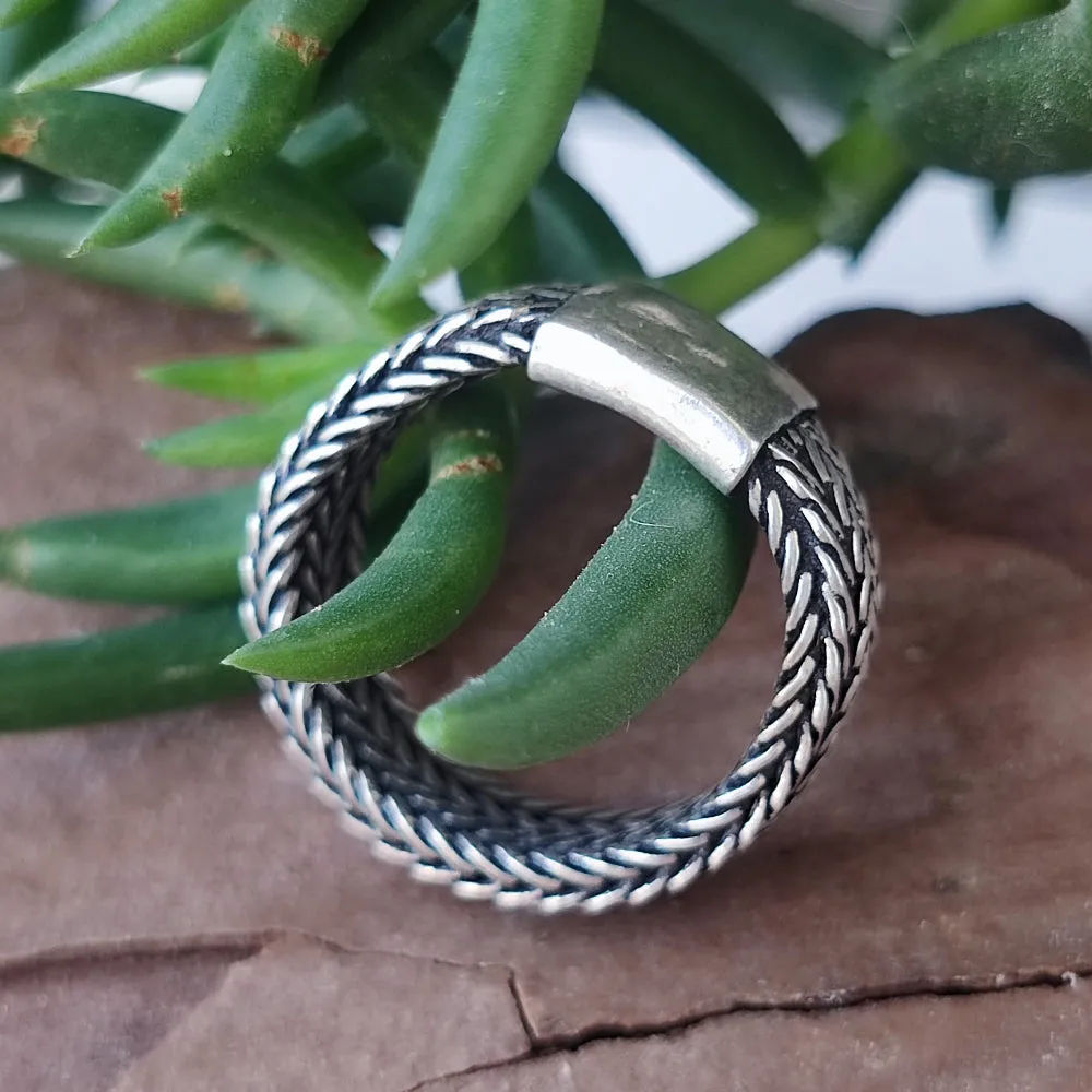 Ethnic Snake Band Ring in 925 Silver - LEHADGAON