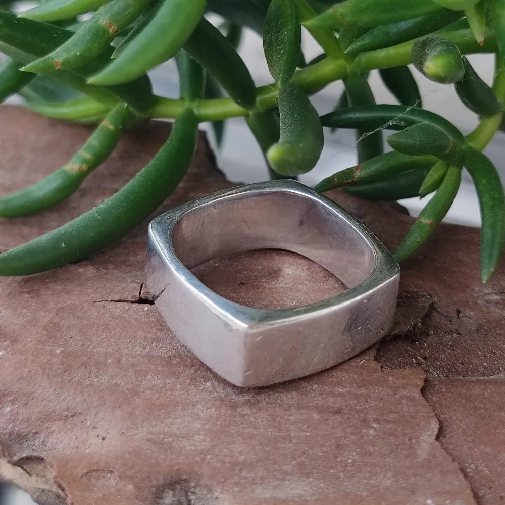 925 Silver Smooth Band Ring - KHONDALI
