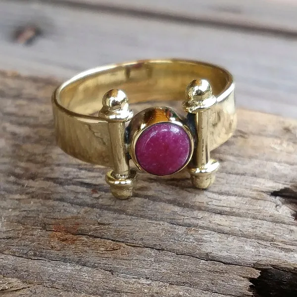 ANELLO etnico in ottone con pietra -  KUNDAAN