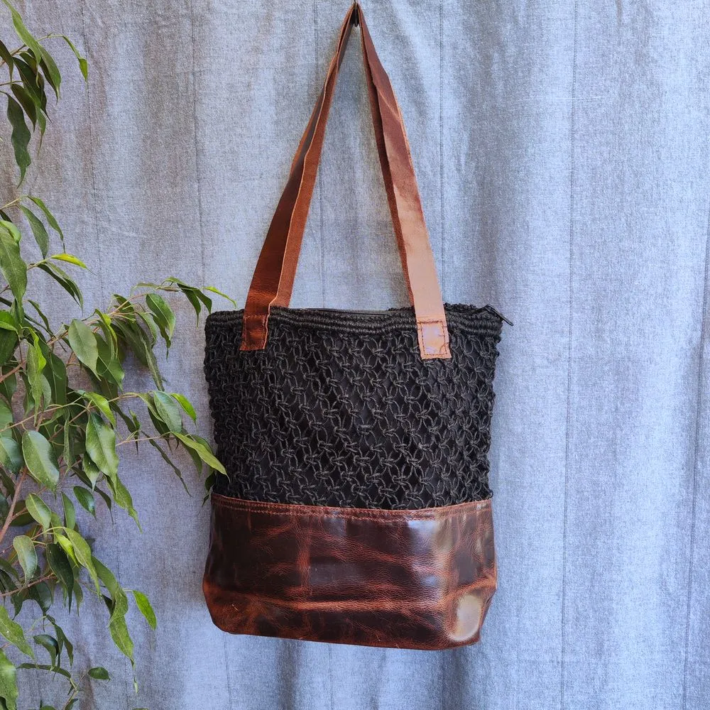 CHEENEE handcrafted shopper bag made of leather and hemp