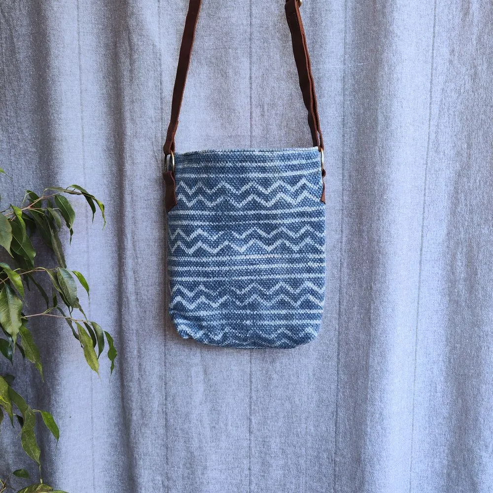 CHANDERI shoulder bag handmade in cotton and stamping