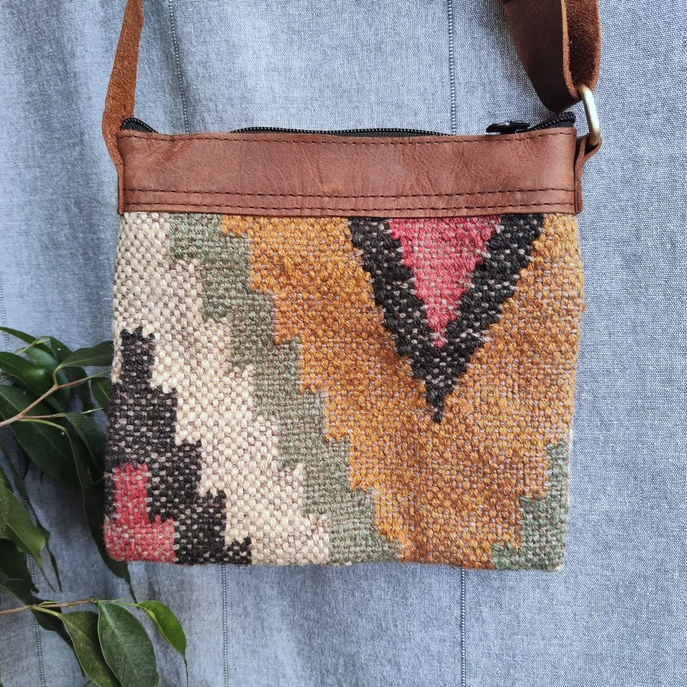 VIKRAM shoulder bag handmade with KILIM and Leather