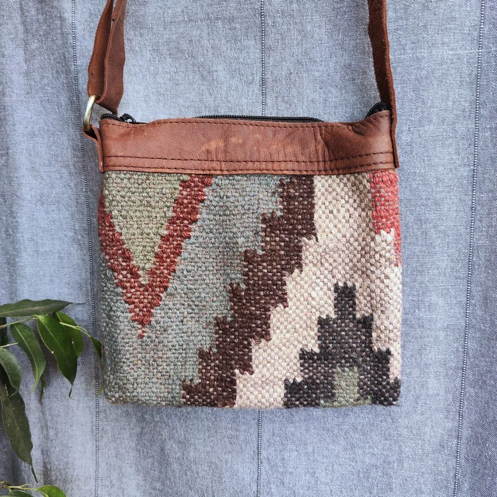 COLABA shoulder bag handmade with KILIM and Leather