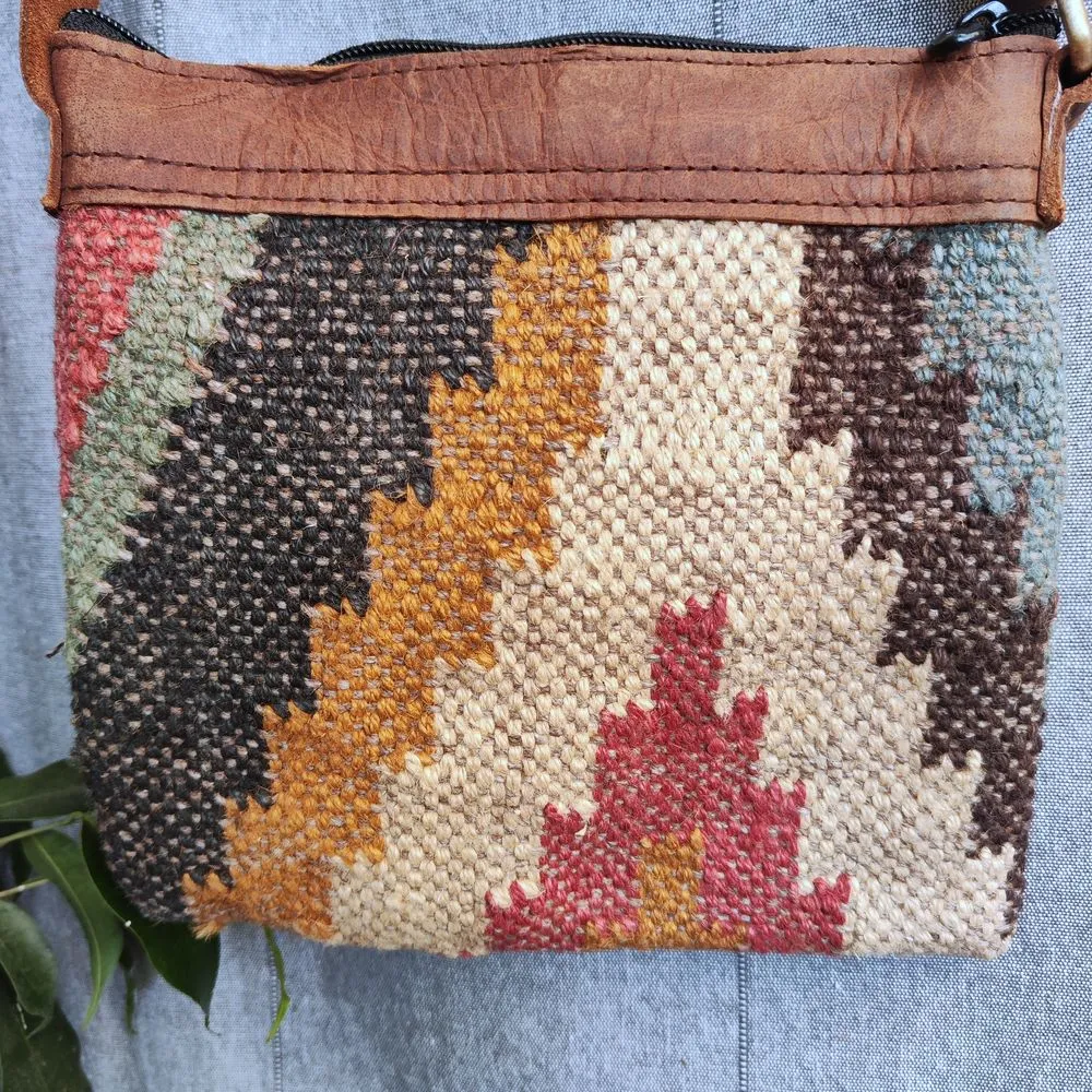 KOLA shoulder bag handmade with KILIM and Leather