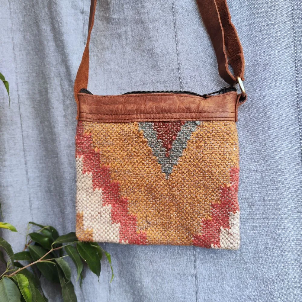 NAINA shoulder bag handmade with KILIM and Leather