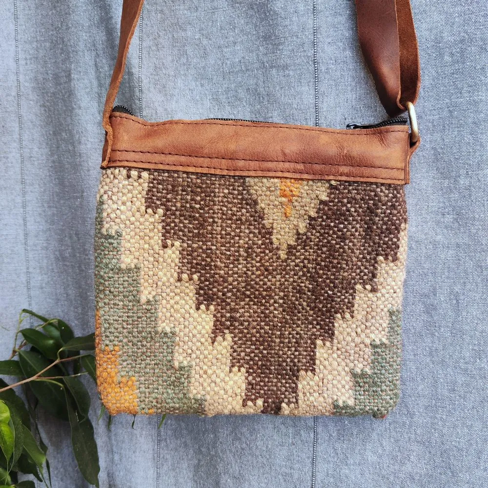 RANI shoulder bag handmade with KILIM and Leather