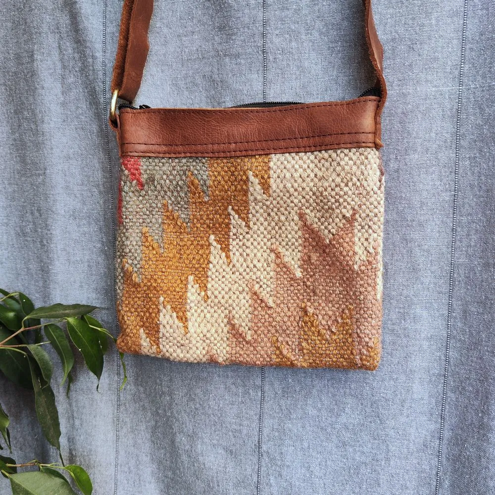 TARA shoulder bag handmade with KILIM and Leather