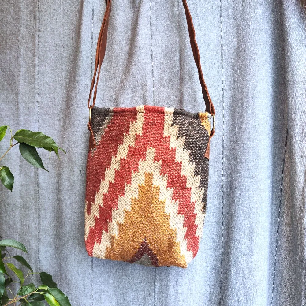 BENUR shoulder bag handmade with KILIM and Cuoip