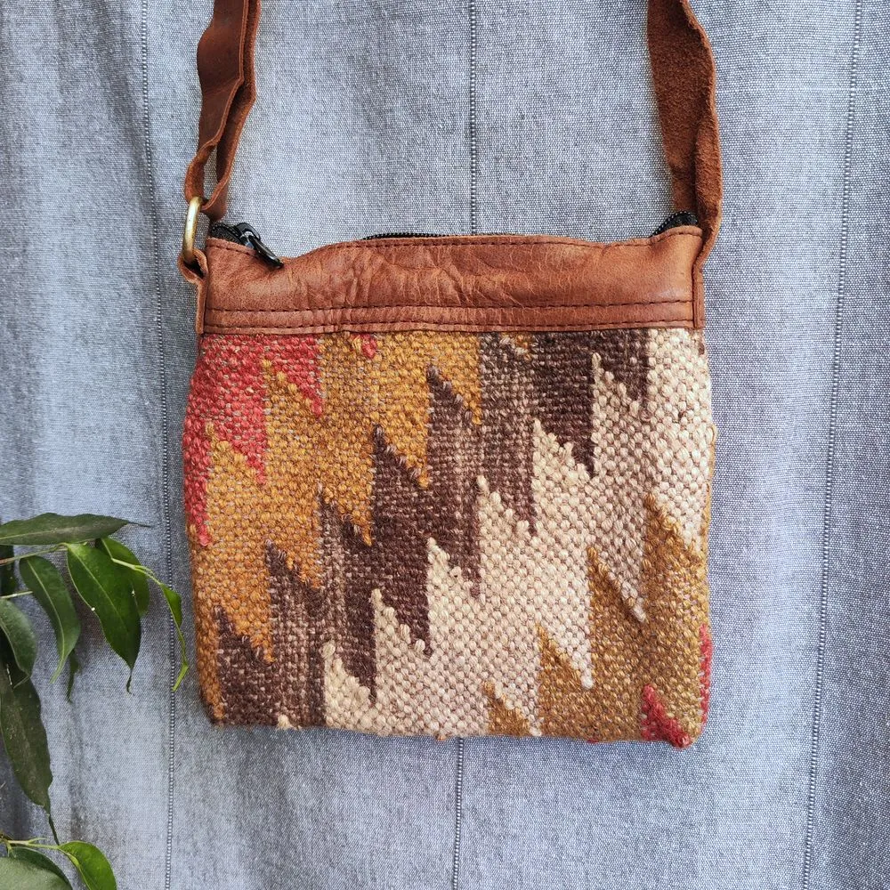 ARADHYA shoulder bag handmade with KILIM and Leather