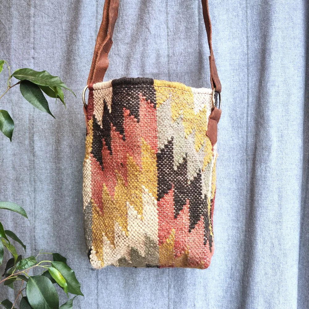 Handcrafted GATTA shoulder bag made with KILIM and Leather