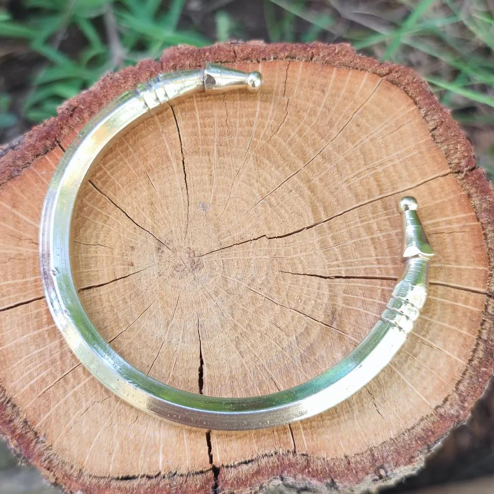 Bracciale rigido etnico in ottone Jita