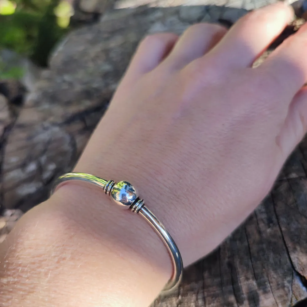 Glattes, öffnendes Kreisarmband aus 925er Silber – SUKKAM