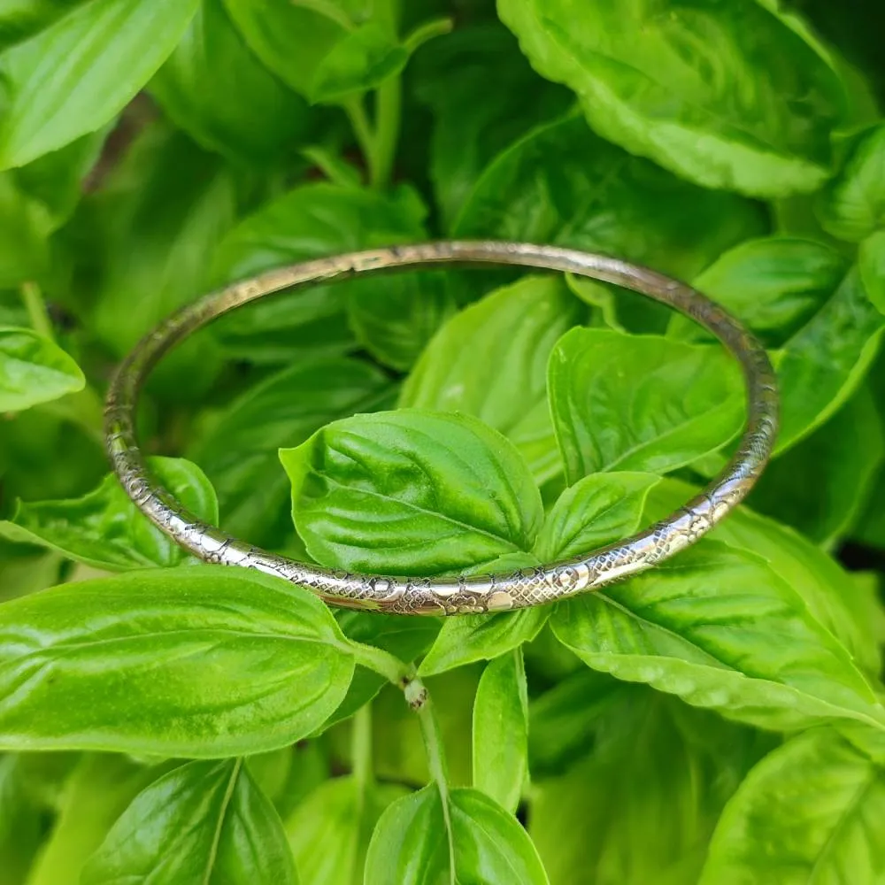 Bracciale rigido etnico in ottone Kalu