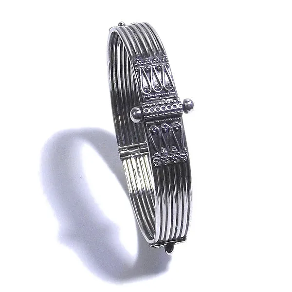 Bracciale etnico HAVYA in argento rigido