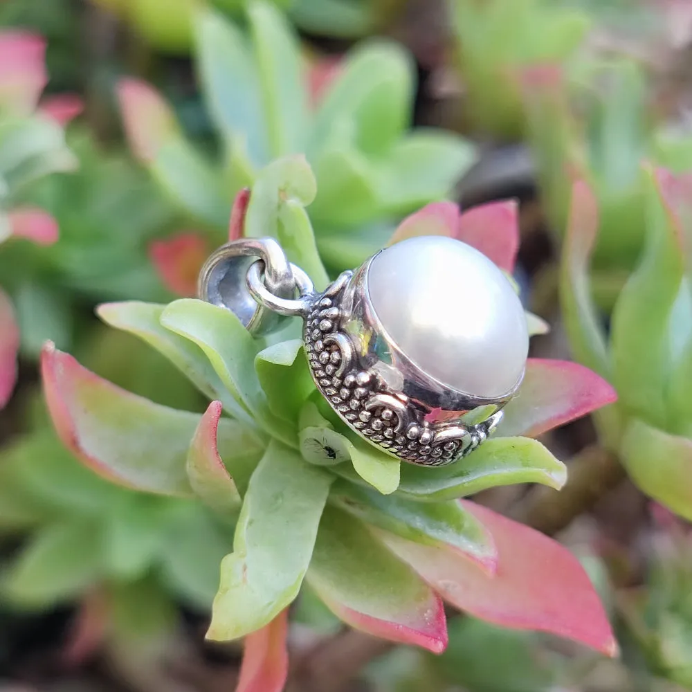 Ethnischer Anhänger aus 925er Silber mit Perle - SUROTH