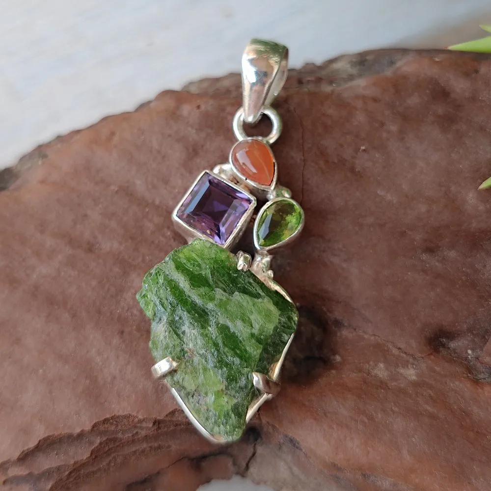 Ethnic pendant in 925 silver with stone - HALYAPUR