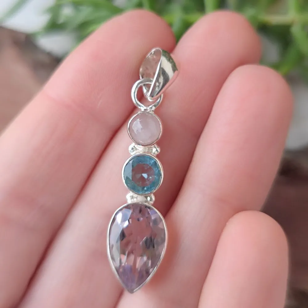 Ethnic pendant in 925 silver with stone - SURUDA