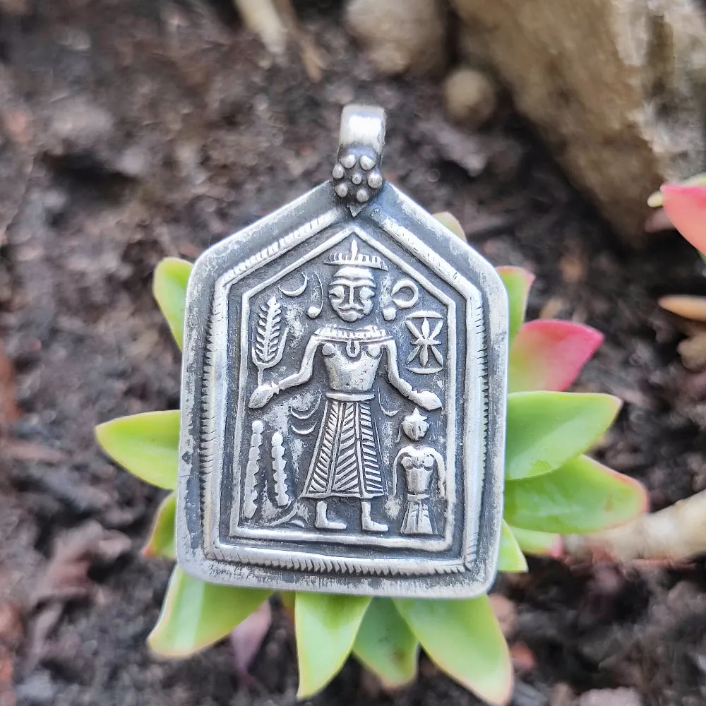 Antique silver pendant with female deity - HINOTA